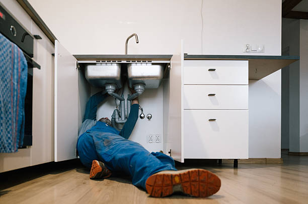 Professional Leak Detection technician working in Somerset, IN